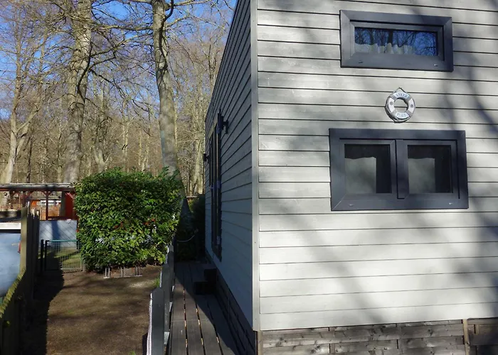 ホリデーパーク Tiny House Ankerplatz Auf Dem Ostseecamp